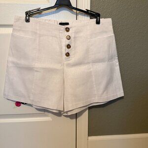 White shorts linen. Size 14